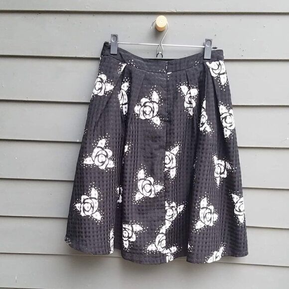 Keius Floral Flirty Skirt  - Picture 3 of 4
